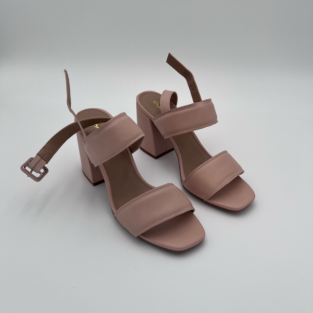 Women’s pink heel